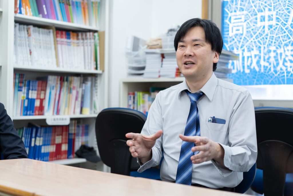 ひかり個別指導学院東島塾長